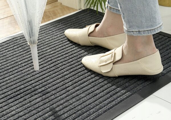 Anti -Slip Mat 60x90cm crno siva