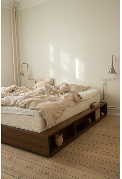 Smeđi bračni krevet od borovine s podnicom 180x200 cm Ziggy – Karup Design