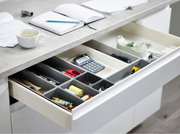 Sivi podesivi organizator ladica Joseph Joseph Blox