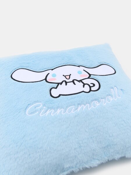 Sinsay - Jastuk od umjetnog krzna Cinnamoroll