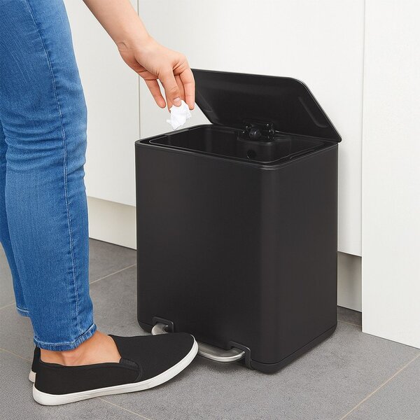Crna kanta za smeće od nehrđajućeg čelika s pedalom 20 l Black – Orion