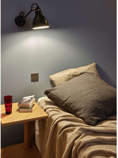 Lampe Gras 104 zidna svjetiljka, crna/crna/bakar – DCW