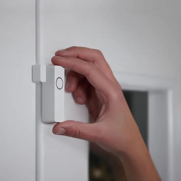 PHILIPS HUE pametna LED žarulja SECURE SENSOR White and Color Ambiance E27 SET 8720169159617