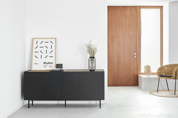 Crna niska komoda u dekoru hrasta 165x78 cm Arista – Teulat