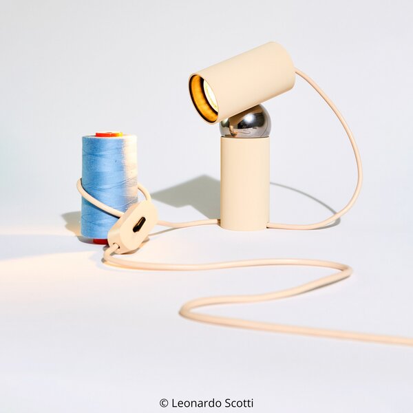 Stolne Lampa FLOS, Bilboquet, Bež, Dnevna soba, Plastika, Dizajn