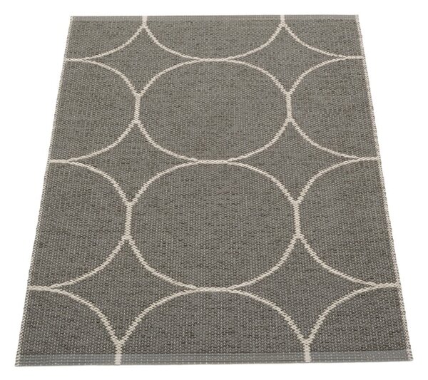 Tamno sivi unutarnji i vanjski tepih 70x100 cm Boo Charcoal Linen – Pappelina