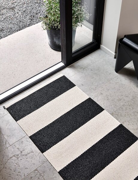 Crno-bijela unutarnja i vanjska staza 70x150 cm Bob Black Vanilla – Pappelina