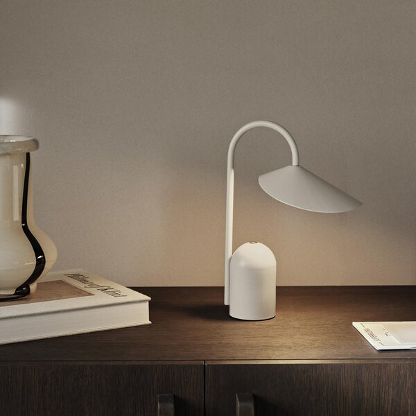 Stolne Lampa ferm LIVING, Arum, prigušiv, Bež, Terasa, Metal, Dizajn