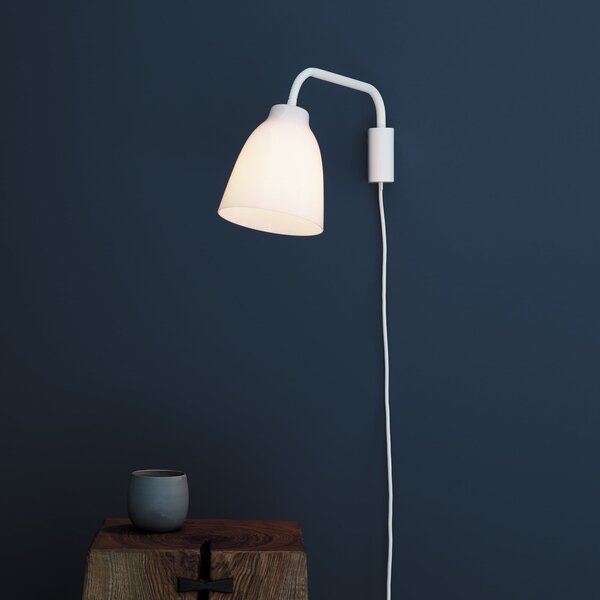 Zidne Svjetiljka FRITZ HANSEN, Caravaggio, prigušiv, Bijela, Dnevna soba, Metal, Dizajn