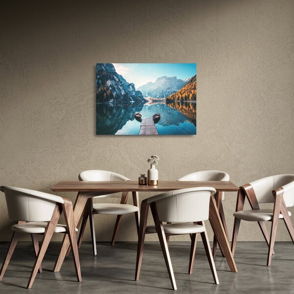 Staklena slika - Čamci na jezeru Braies (70x50 cm)