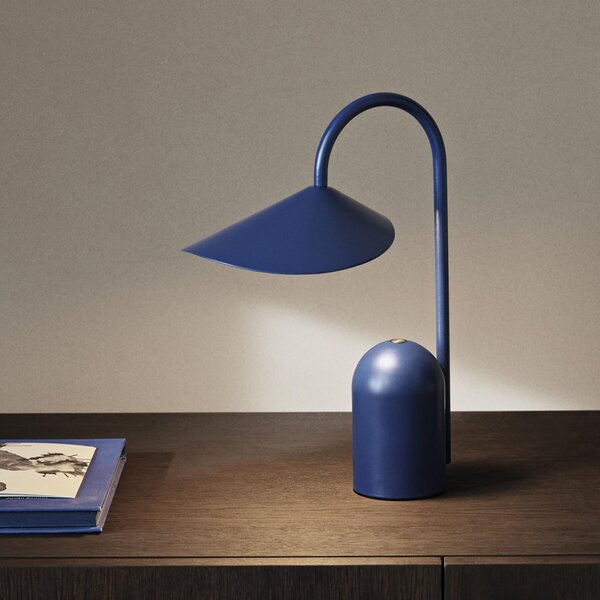 Stolne Lampa ferm LIVING, Arum, prigušiv, Plava, Terasa, Metal, Dizajn