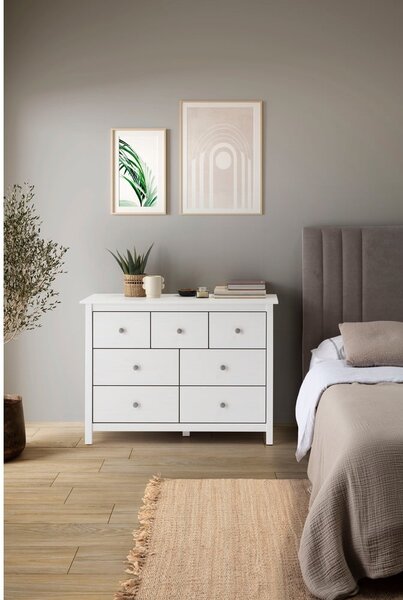 Bijela niska komoda od masivnog bora 110x80 cm Berna – Marckeric