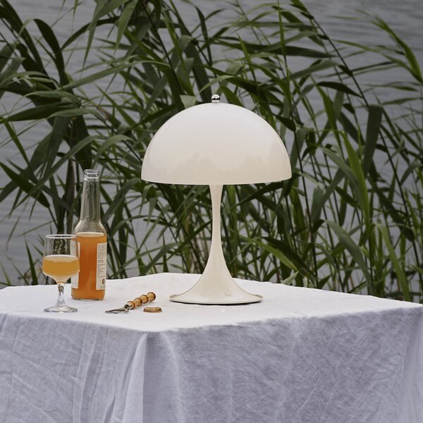 Stolne Lampa Louis Poulsen, Panthella 250, prigušiv, Bijela, Dnevna soba, Plastika, Moderan