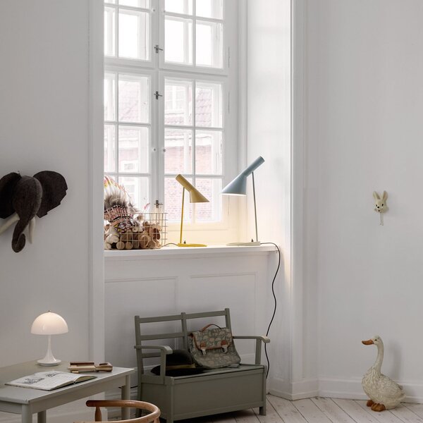 Stolne Lampa Louis Poulsen, AJ Mini, Plava, Dnevna soba, Metal, Dizajn