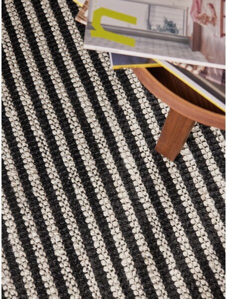 Crni ručno rađen juten tepih 160x230 cm Harvest Ebony – Elle Decoration
