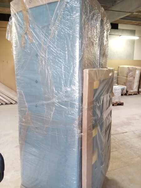 AKCIJA Tapecirani krevet boxspring GLORIEN VELVET 140x200 cm plava II. kvaliteta Madrac: Bonell opružni madrac