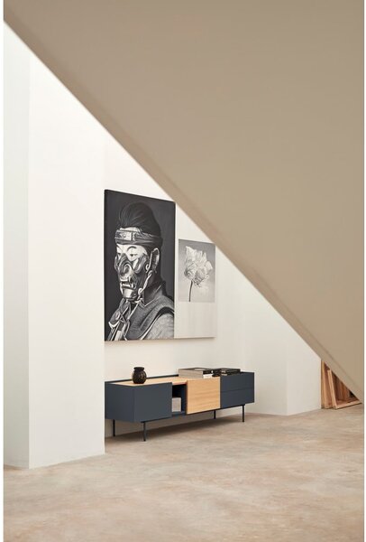 Antracitno siva/u prirodnoj boji TV komoda u dekoru hrasta 180x45 cm Otto – Teulat