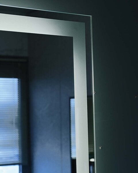 Idealaqua ogledalo s LED rasvjetom, 60×80 cm