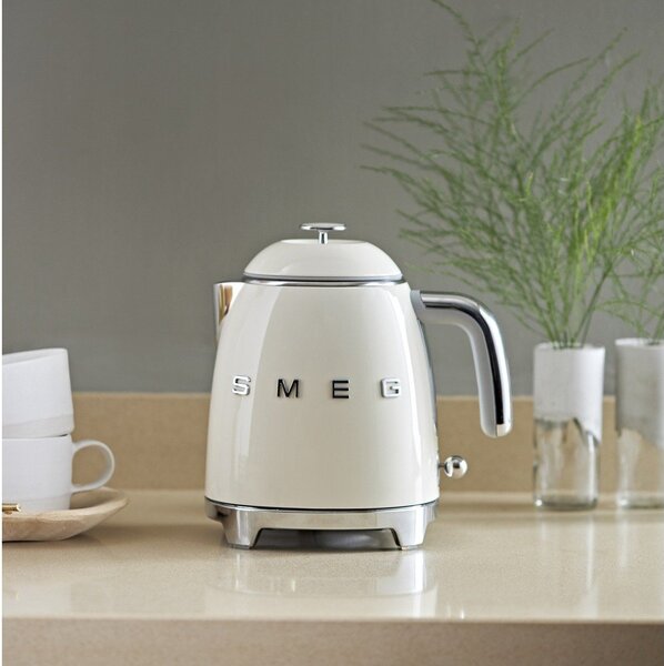 Krem kuhalo za vodu od nehrđajućeg čelika 800 ml Retro Style – SMEG