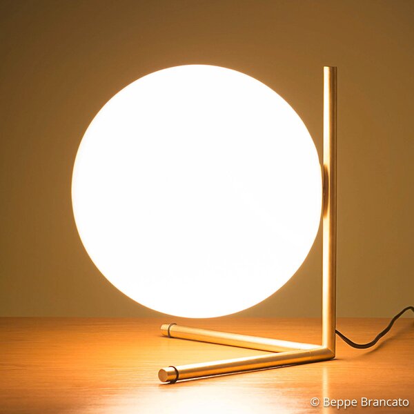 Stolne Lampa FLOS, IC T2, prigušiv, Zlato / mjed, Dnevna soba, Metal, Dizajn