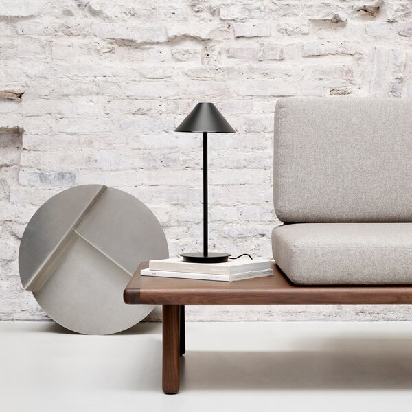 Stolne Lampa Louis Poulsen, Keglen, prigušiv, Crno, Dnevna soba, Metal, Dizajn