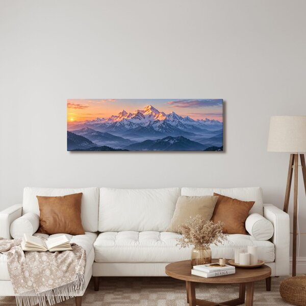 Slika alpska panorama pri izlasku sunca