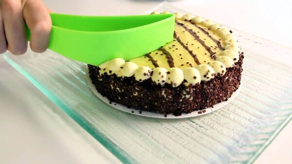 Cake Server- inovativni nož sa rezanje i serviranje slastica! Pogledajte video!