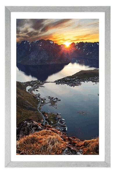 Plakat s paspartuom zadivljujuća planinska panorama sa zalaskom sunca