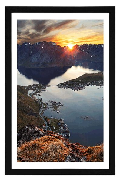 Plakat s paspartuom zadivljujuća planinska panorama sa zalaskom sunca