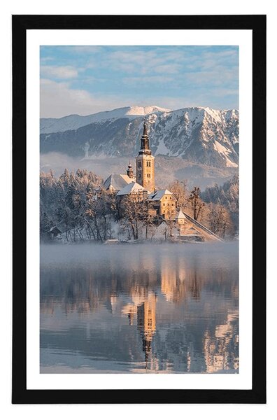 Plakat s paspartuom crkva kod jezera Bled u Sloveniji