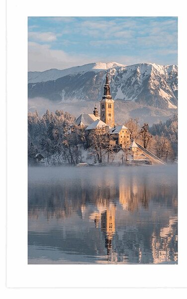 Plakat s paspartuom crkva kod jezera Bled u Sloveniji