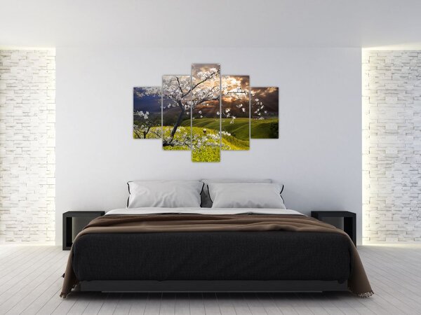 Slika - Cvetoče drevo v pokrajini (150x105 cm)
