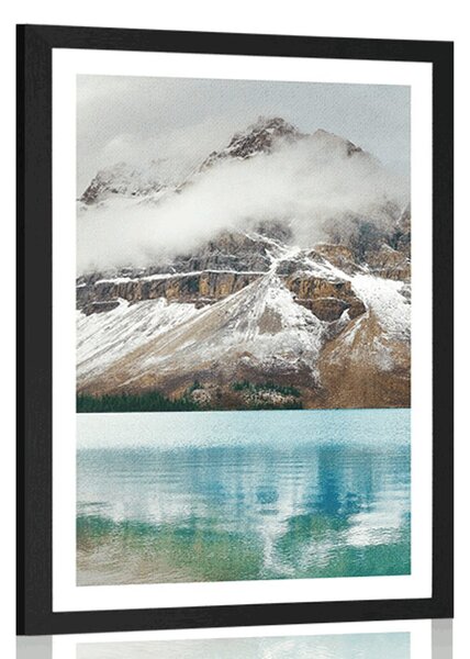 Plakat s paspartuom jezero blizu prekrasne planine