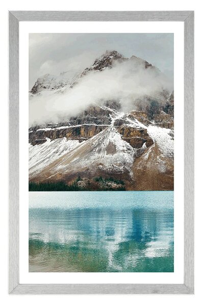 Plakat s paspartuom jezero blizu prekrasne planine