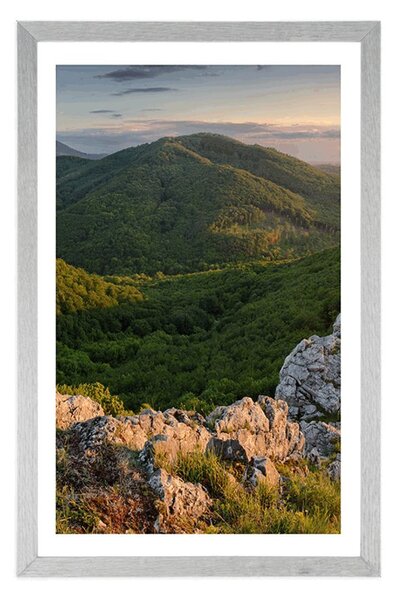 Plakat s paspartuom priroda obasjana suncem