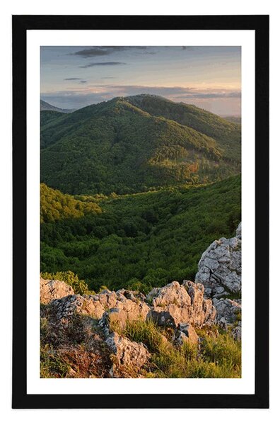 Plakat s paspartuom priroda obasjana suncem