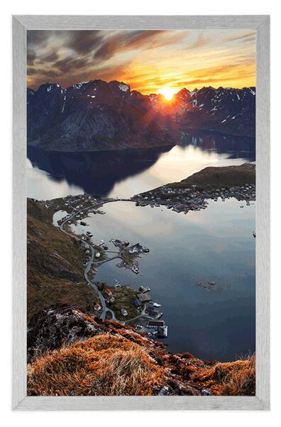 Plakat zadivljujuća planinska panorama sa zalaskom sunca