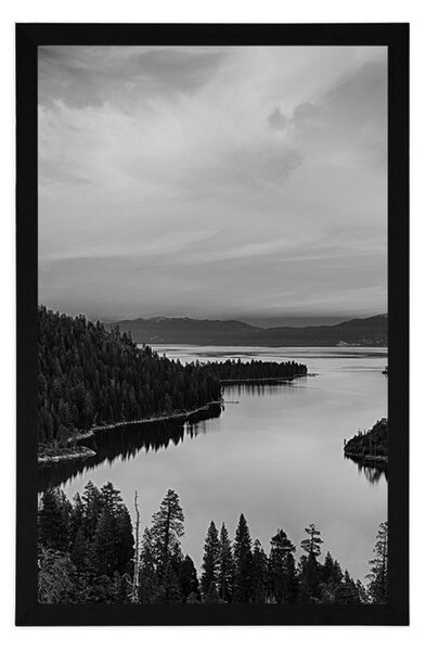 Plakat jezero pri zalasku sunca u crno-bijelom dizajnu