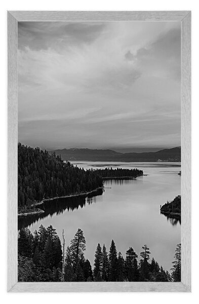Plakat jezero pri zalasku sunca u crno-bijelom dizajnu