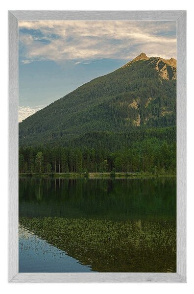 Plakat jezero ispod planina