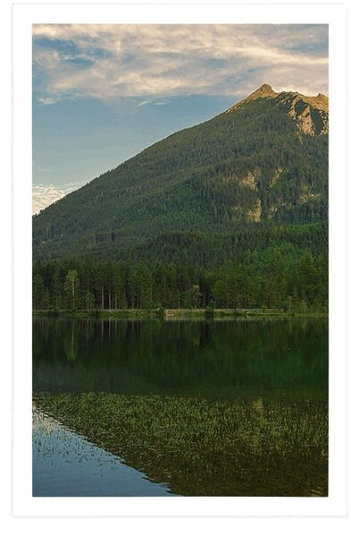 Plakat jezero ispod planina