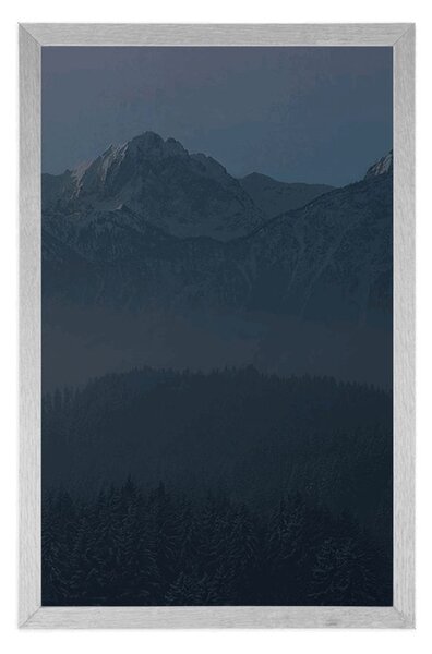 Plakat puni mjesec iznad planina