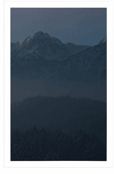 Plakat puni mjesec iznad planina
