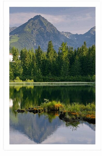 Plakat prekrasna planinska panorama kraj jezera