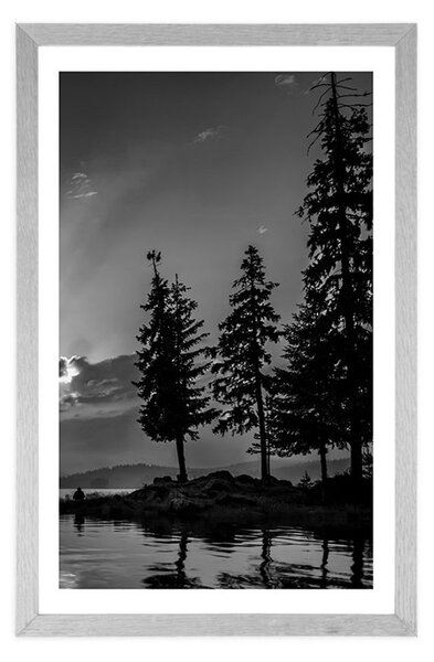 Plakat s paspartuom planinsko jezero u crno-bijelom dizajnu