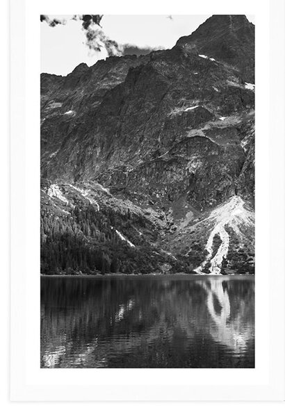 Plakat s paspartuom jezero Morské oko u Tatrama u crno-bijelom dizajnu