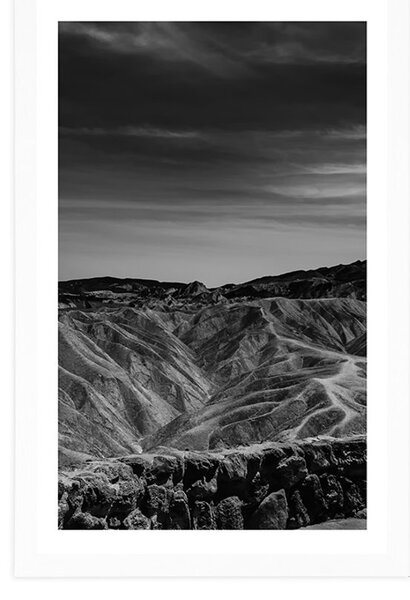 Plakat s paspartuom Nacionalni park Death Valley u crno-bijelom dizajnu
