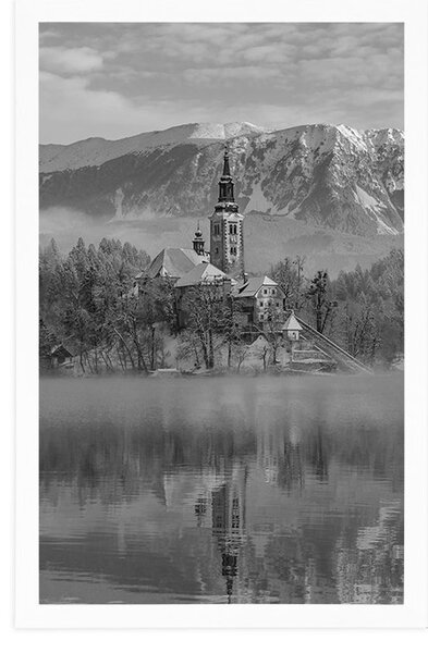 Plakat crkva kod jezera Bled u Sloveniji u crno-bijelom dizajnu