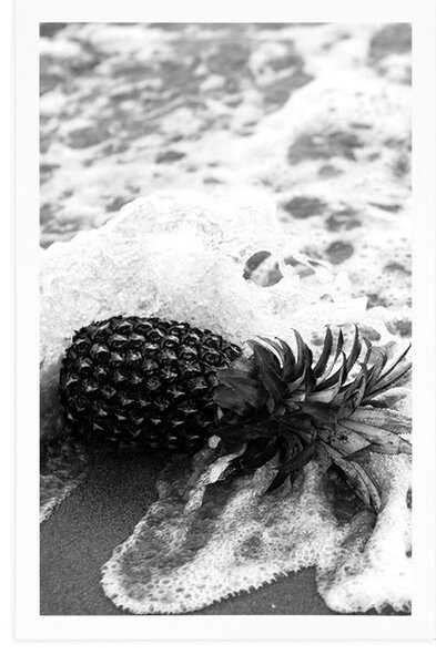 Plakat ananas u valu oceana u crno-bijelom dizajnu