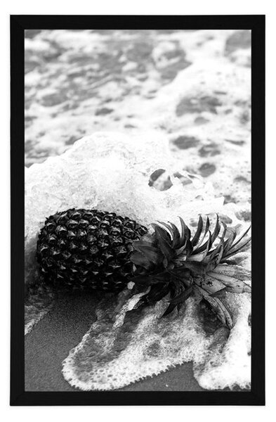 Plakat ananas u valu oceana u crno-bijelom dizajnu